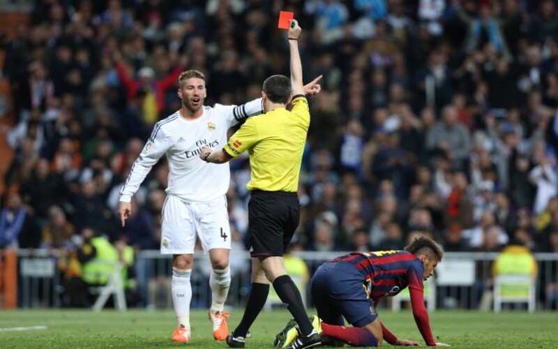 Top cầu thủ ăn thẻ đỏ nhiều nhất thế giới: Sergio Ramos chỉ xếp sau 1 người 