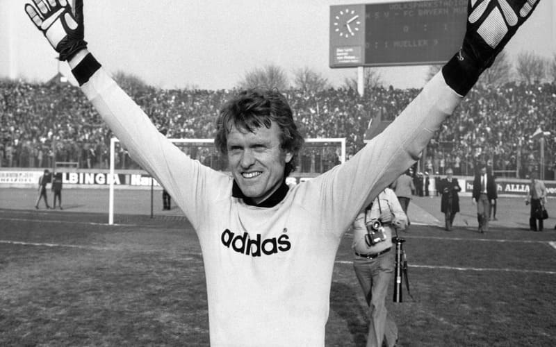 Nhìn lại sự nghiệp của 8 thủ môn huyền thoại trong lịch sử bóng đá